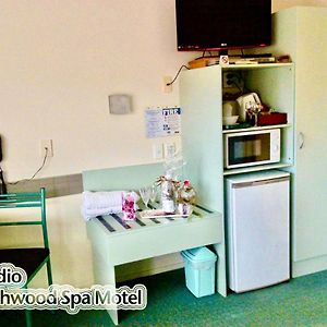 Studio Spa Bath